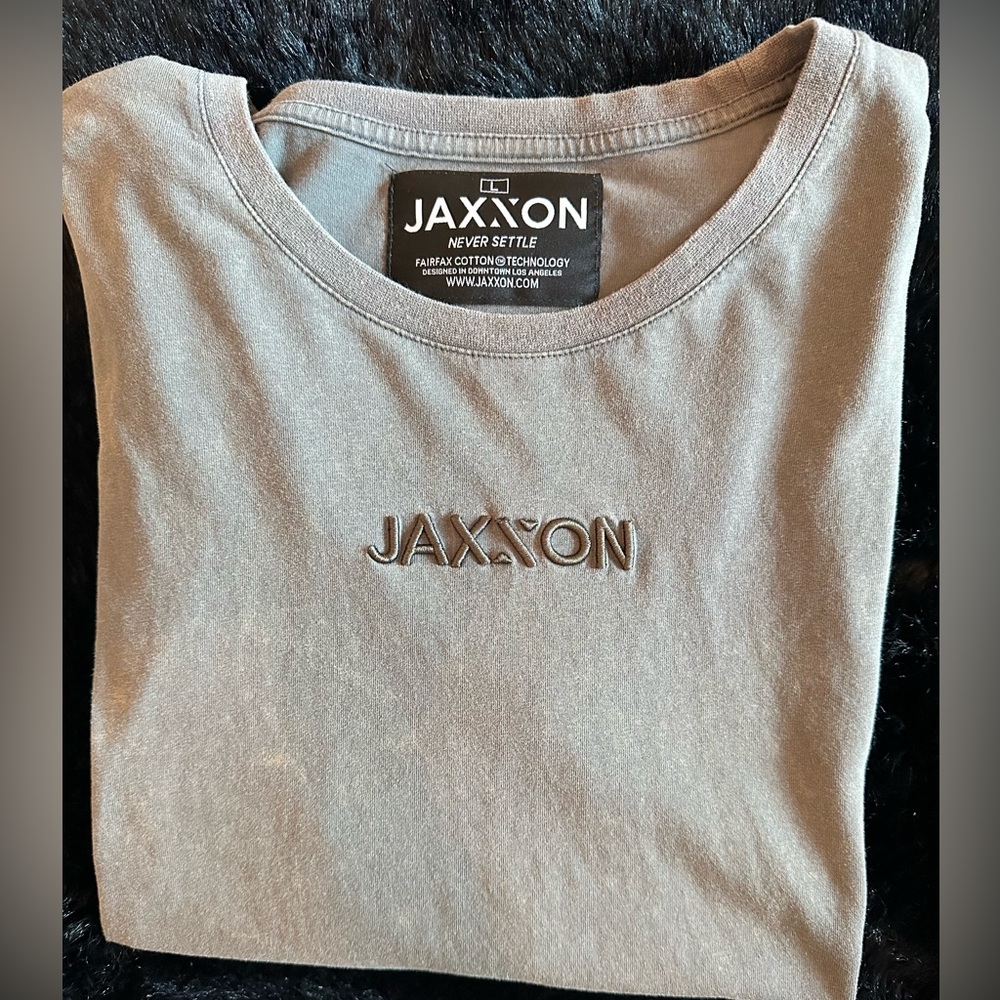 JAXXON - OG Distressed Men’s T - Shirt SIZE - L